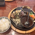 炭火ハンバーグ 肉焼き亭 - 