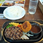 スエヒロ館 - 料理写真:★日替わりランチ 1078円 固く 肉肉しい感じでジューシーさはみじんもない！