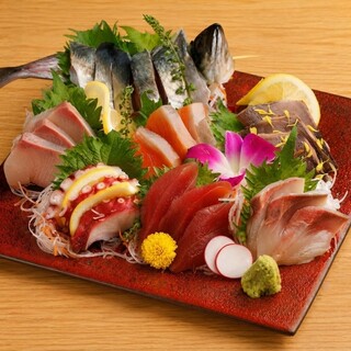 全席個室居酒屋 国産和牛肉寿司と海鮮 とろけ酒場_1