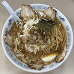 とんこつラーメン めんくい - 料理写真:■とんこつ＋煮バラ＋ネギ¥1,200