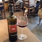 アンティーカ・トラットリーア・ノスタルジーカ - （2015年4月再訪）今日頂いたシチリアの赤ワインだ。