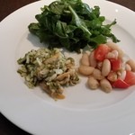 アンティーカ・トラットリーア・ノスタルジーカ - （2015年4月再訪）前菜はルッコラ、白豆、そしてコメとアサリの人しな♪