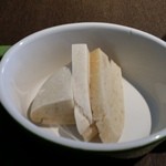 アンティーカ・トラットリーア・ノスタルジーカ - （2015年4月再訪）ボクが大好きな自家製のパンから