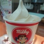 不二家 - ミルキーソフトクリーム160円