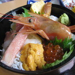 レストラン五郎八 - 特上海鮮丼　生海老、イクラ、ウニなどたっぷり！