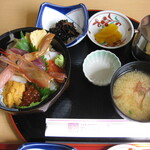 レストラン五郎八 - 家内が選んだ特上海鮮丼