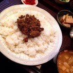 Paseri - ドライカレー450円↓
                      最近通い始めました。超穴場ランチ。本当は教えたくない。笑