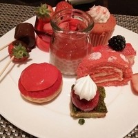 ロビーラウンジ 「マーブルラウンジ」 ヒルトン東京 - ストロベリー特集