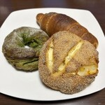 ピクニックベーカリー - 料理写真:抹茶ホワイトチョコ・塩パンロール・ドライパイナップル×クリームチーズ