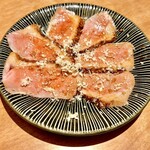 酒場シナトラ - 鴨のタタキ　680円（税込）