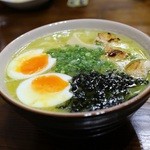 比内地鶏 究極の塩ラーメン