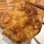立呑中華 四二六 - 鶏の唐揚げアップ