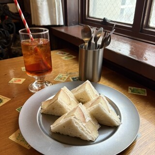 旬゛喫茶 フツウニフルウツ_1