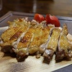 やまと家 - 低温熟成 もも肉一枚の炭火焼き