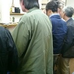 庶民 - 2015年4月　店内は、14時。こみこみですな。