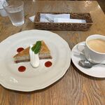 アフタヌーンティー・ティールーム - 料理写真:ケーキと珈琲