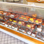 飯塚パン店 - ショーケース