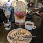 浅煎りコーヒーと自然派ワイン Typica