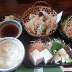 Nihon Soba Ichinaru - 2013/10/08 11:50訪問　一成御膳\1,780