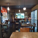 風の音 - 店内