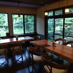 風の音 - 店内