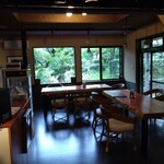 風の音 - 店内