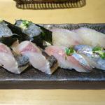 寿司ダイニング甚伍朗 - ランチ地魚にぎり1,000円外税（生シラス、石鯛、サワラ、アジ）
