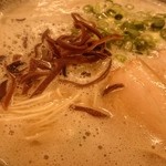 福間ラーメンろくでなし - ろくでなし 黒(こってりとんこつ)ラーメン(2015年4月) fromグリーンロール