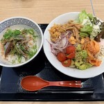 中華そば よしかわ - 料理写真:いわし丼、スモークサーモンとアボカドの冷やしまぜそば