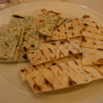 カーサ ヴェッキア - 2009/9月：最近はグリッシーニではなく薄焼パン