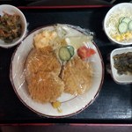 仲家 - チキンメンチカツ定食のサンプル。