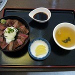 牛若丸 - レジェン丼（2200円）