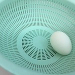 新福菜館 - 平日無料の茹で卵何故かザル？