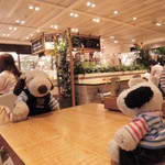 J.S. PANCAKE CAFE  - 今日は待ってる人がいなかったので、
すぐに入れてよかったね～♪
それでも店内はほぼ満席状態です。
