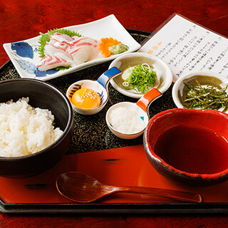 爽やかな風味が魅力のみかん鯛。刺身や炙り、鯛めしでぜひ