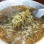 スマロ - 特製ラーメンの麺のアップです。