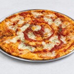 NY Pizza and Wings by Phoenix - トマト＆フレッシュモッツァレラチーズピザ