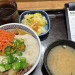 吉野家 - 料理写真:とろろおくら牛丼(792円)とお新香みそ汁セット(217円)