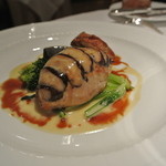 ラ・トルテュ - ホロホロ鳥と椎茸
      クレピネット仕立て、シュプレームソース