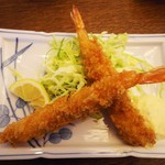 牧原鮮魚店 - 追加でオーダーした海老フライ 180円×２本（税込）です。エビがふわふわの食感でとても美味しいです。是非、召し上がって下さい！