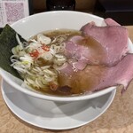 이치멘텐니 츠우즈 - 今回は初訪ですが、、、
                      ✅海老ラーメン¥900
                      ☑️チャーシューご飯¥350
                      ※キャッシュレス決済可能♪