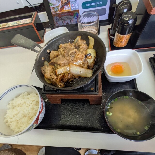 Yoshinoya Ootsu zeze ten - Keihan Zeze/Gyu-don (Beef bowl) | Tabelog