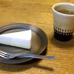 ハーディー - チーズケーキと和食器のコンビは絶妙です！