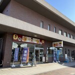 ここくる にいはま - JR新居浜駅に隣接しています。小さな道の駅みたいでお土産を買ったり、休憩するのに便利です。