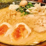 横浜家系ラーメン 麺田 - 醤油ラーメン（味濃いめ麺やわらかめ）＋味玉