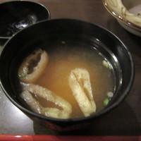 牛幸 本店 - お味噌汁　これもおかわり自由