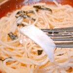 ぴえもん - たらこイカ 1,180円(税込)のイカ(薄切りでスパゲッティによく絡んで食べやすい)