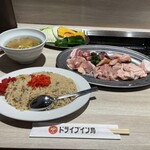 ドライブイン鳥 - 