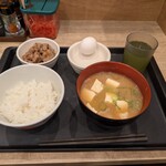 松屋 - 料理写真:Wで選べる玉子かけご飯生卵(ミニ牛皿)+朝得豚汁変更。