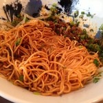 川菜味 - 「汁なし担担麺」少しかき混ぜたところ。細麺ですが弾力あります。